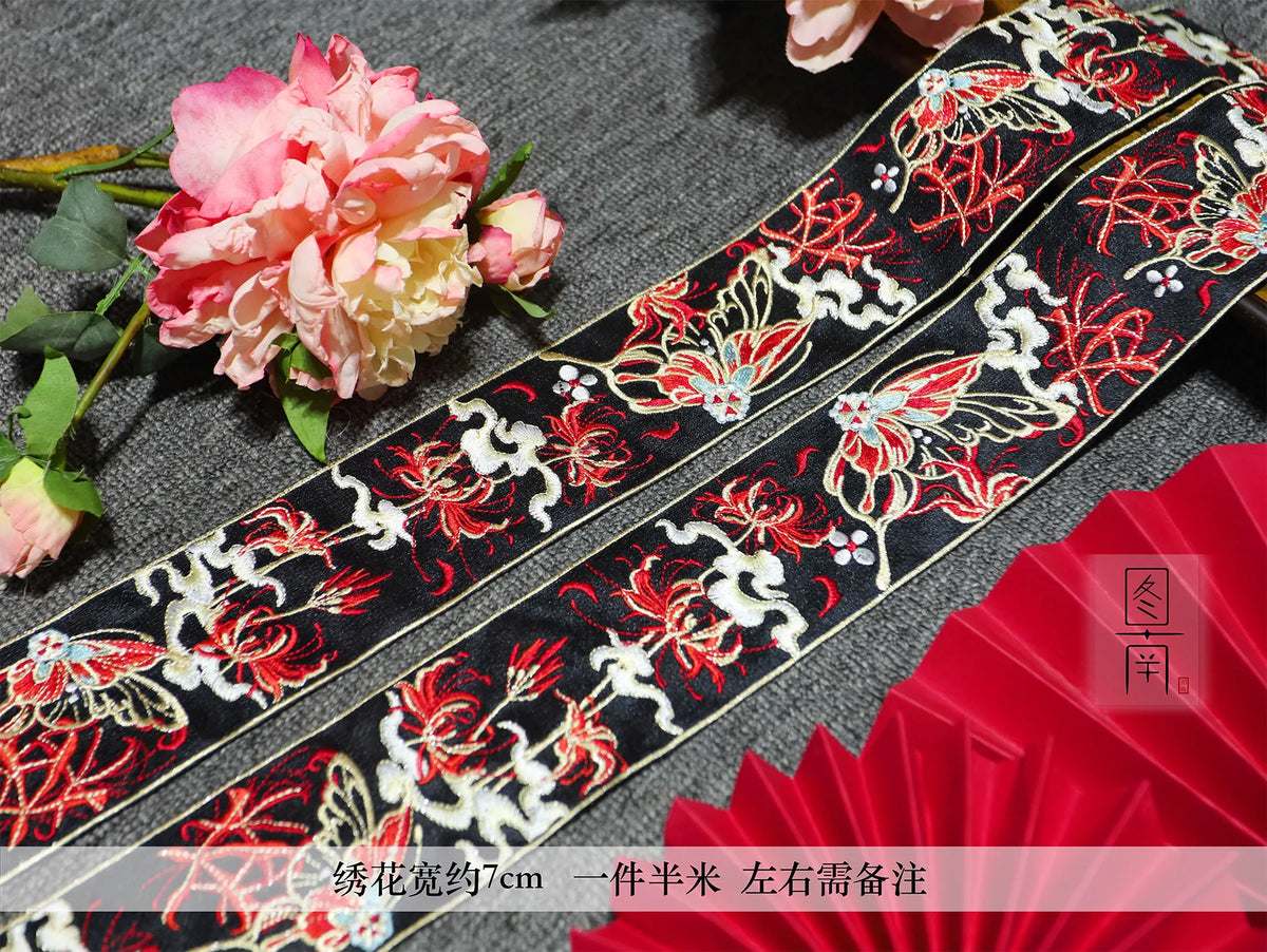 ruban décoratif artisanal dragon stylisé fleurs motifs floraux rouge noir blanc doré