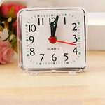 horloge table vert rose bleu blanc numéros lignes pointillés cadre transparent opalin classique analogique