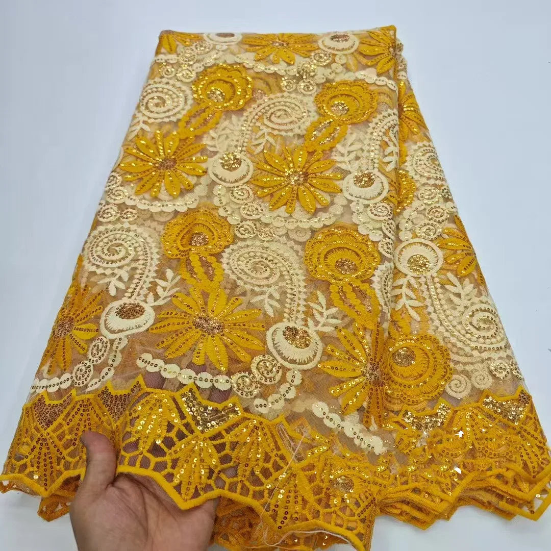 tissu dentelle brodée sequins dorés florals jaune vert rose rouge translucent traditionnel erotique echangiste