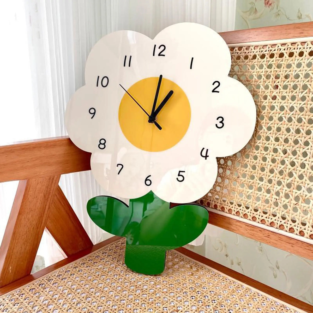 horloge murale fleur nature morte blanc jaune verte deco enfantine minimaliste chambre salon