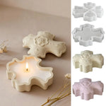 moule gâteau forme trèfle motif floral couvercle ondulé blanc rose pâle gris clair décoration