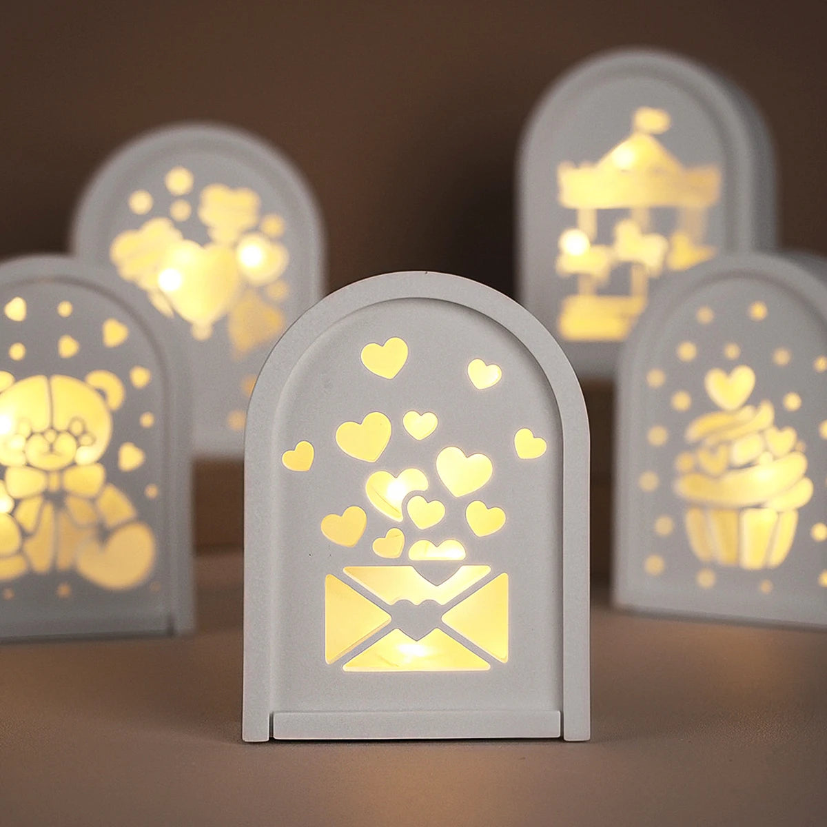 lampe décorative blanche coeurs ours cupcake carrousel moderne silicone motifs opaques