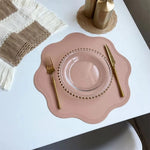 placemat moderne bleu rose gris élégant bords dentelés bord assiette fourchette couteau resistant