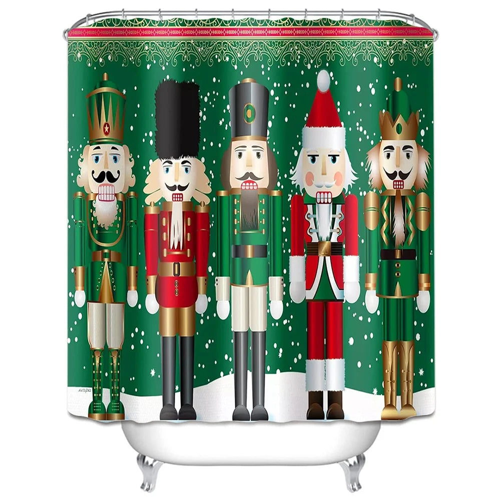 Des rideaux aux détails fins décorés avec des motifs de casse-noisettes décoratifs, symbolisant le jour de Noël, s'harmonisant parfaitement avec un arrière-plan de conifères. Les rideaux, d'un riche vert sapin, évoquent l'ambiance des fêtes. Un chapeau de costume de casse-noisette, élément traditionnel de la saison des fêtes, est accroché avec soin sur le côté des rideaux, ajoutant une touche festive supplémentaire. Ces rideaux sont idéaux pour apporter une ambiance de vacances joyeuse à votre domicile.