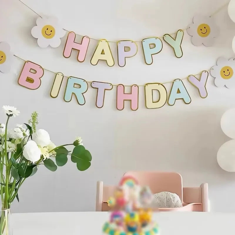 guirlande lettres happy birthday multicolore marguerites souriantes décoration enfantine fête anniversaire
