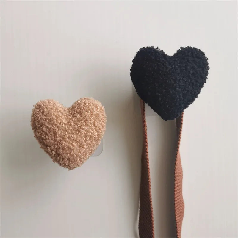 porte clés forme cœur peluche doux moelleux moderne rose clair beige noir blanc