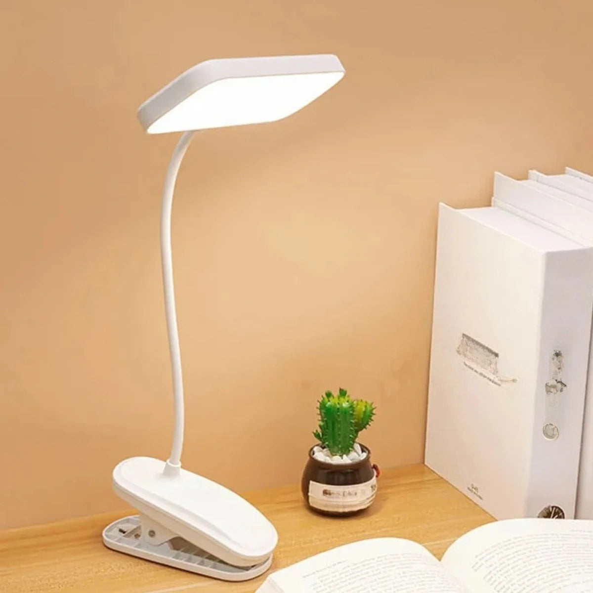 lampe table led clip usb rechargeable moderne blanc flux lumineux variable nocturne étude
