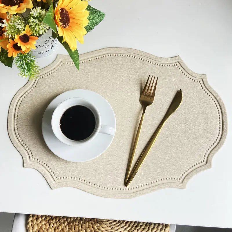 assiettes classiques opaques vert gris beige rose pâle 30x43cm lisses dorées cuillères