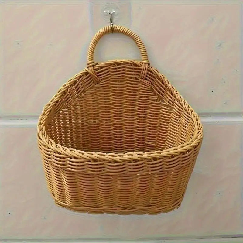 panier tressé marron clair traditionnel utilisation multiple crochet fixé décoration muraleintérieurextérieur