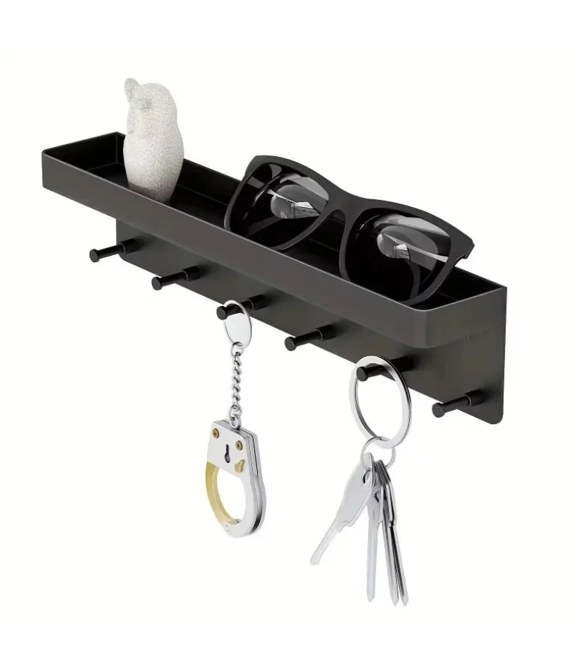 étagère murale moderne crochets noir blanche matrangements cuisine objets variés