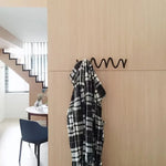porte sacs murals modernes argenté noir rouge spirale lisse minimaliste crochets