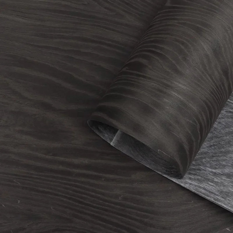 Détail de la surface lisse du panneau bois pour porte intérieure