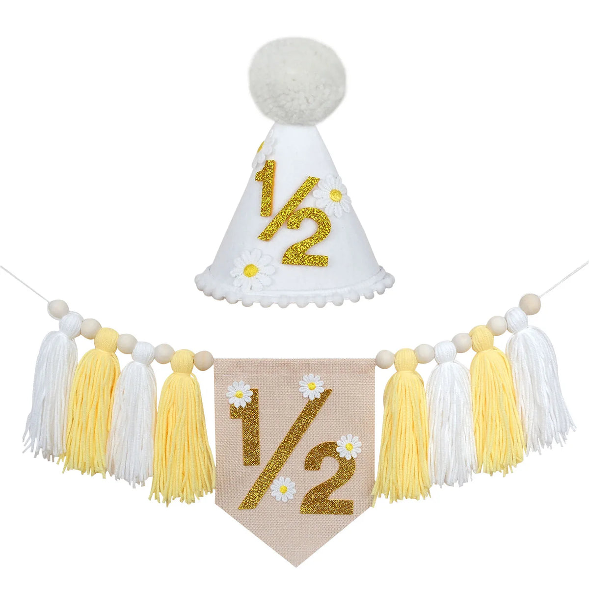 décoration anniversaire bannière chapeau conique fleurs blanches pompons gâteau floral trousseau boisclair