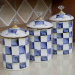 contenants cuisine porcelaine émaillée carreaux géométriques bleu blanc rose classiques