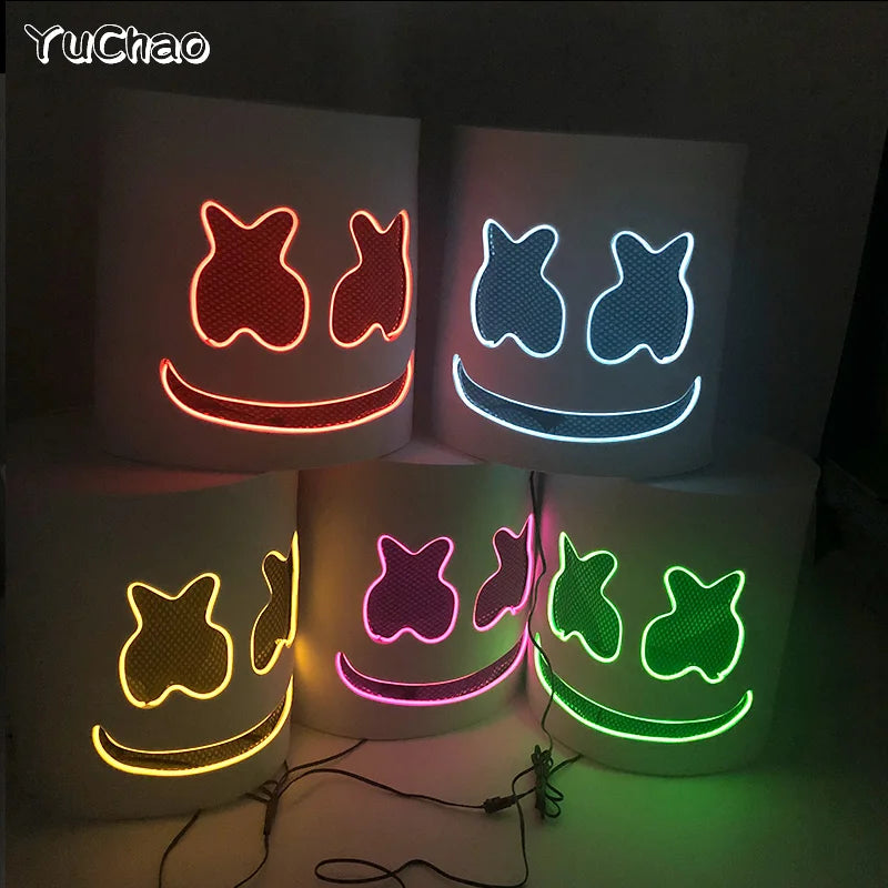 masque lumineux cosplay marshmello blanc noir souriant oreilles lapin texturé moderne câble électrique