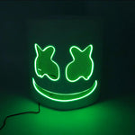 masque lumineux cosplay marshmello blanc noir souriant oreilles lapin texturé moderne câble électrique