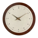 horloge murale bois marron aiguilles noires numeros blancs texture grunge moderne fixations quartz