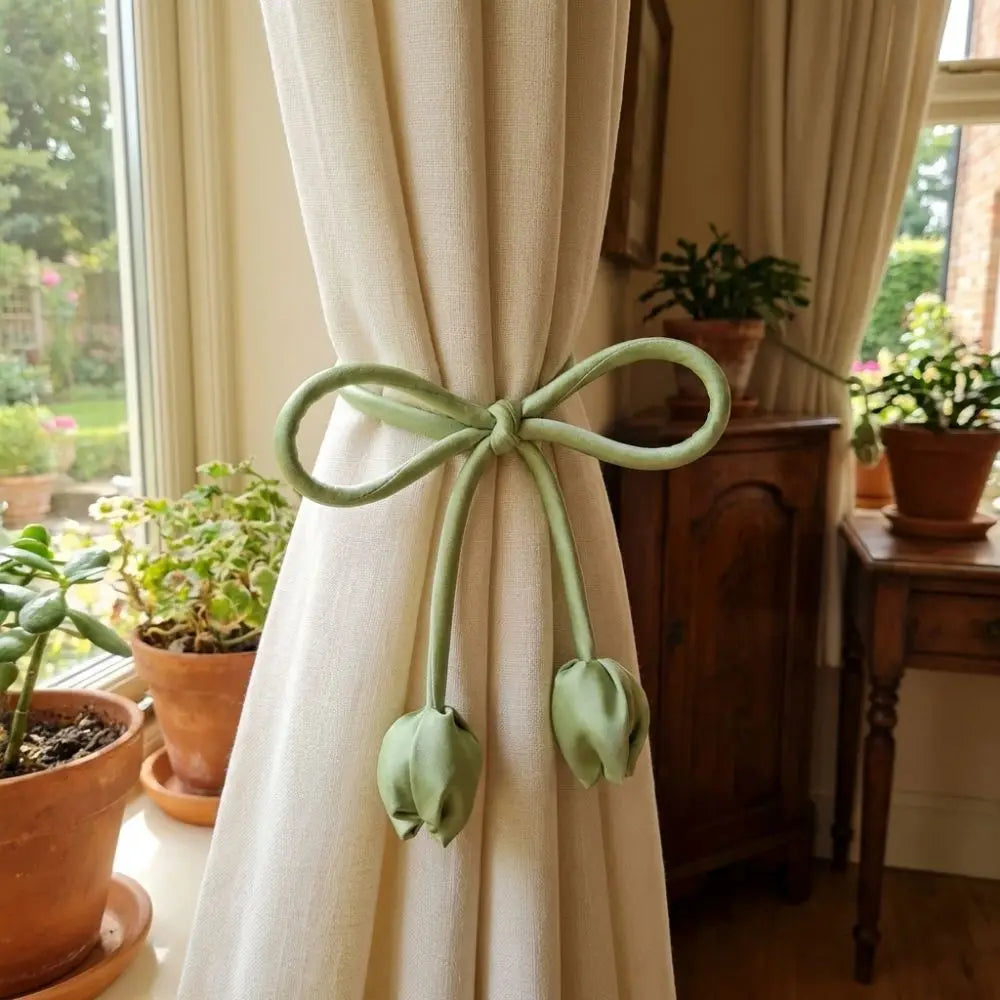 rideaux accessoires tulipes relief vert pastel noir blanc rouge marron jaune deco