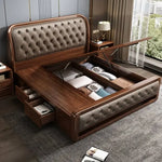 lit double moderne marron clair cuir capitonné bois massif élégant oreillers coussins draps tapis