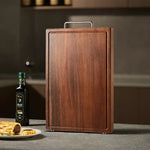 planches découper bois marron poignée métallique antibactérienne anti moisissure moderne minimaliste respectueux environnement