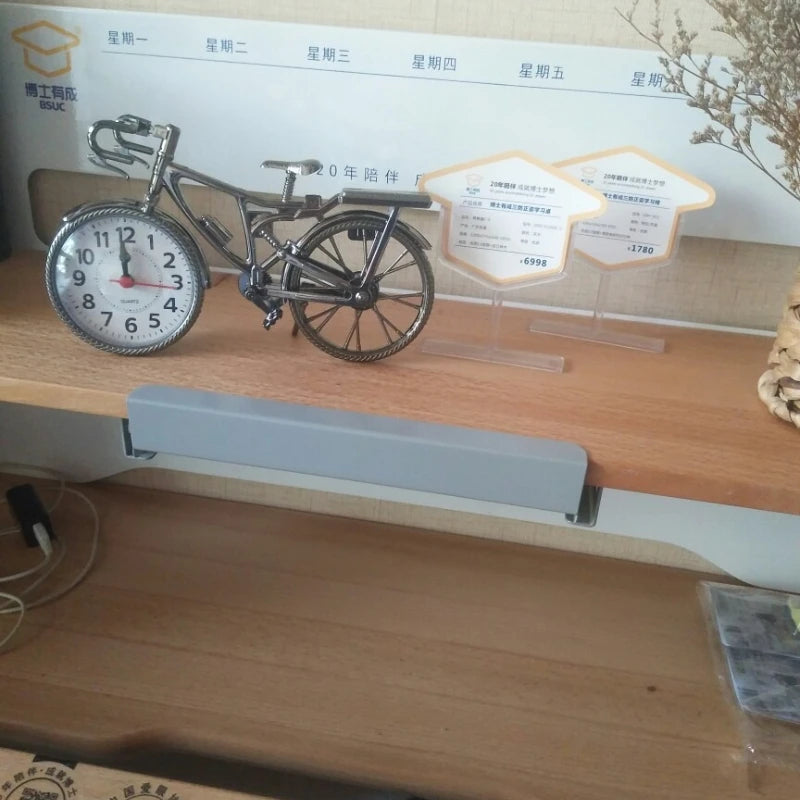 horloge forme vélo argenté métallique vintage roues selle pédales cadenas guidon