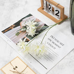 bouquet artificiel fleurs lys roses rouges jaunes bleus blancs moderne minimalisteintérieur decoration