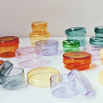 boîtes rangement verre transparentes modernes couleurs vert orange jaune rose clips papier respectueux environnement