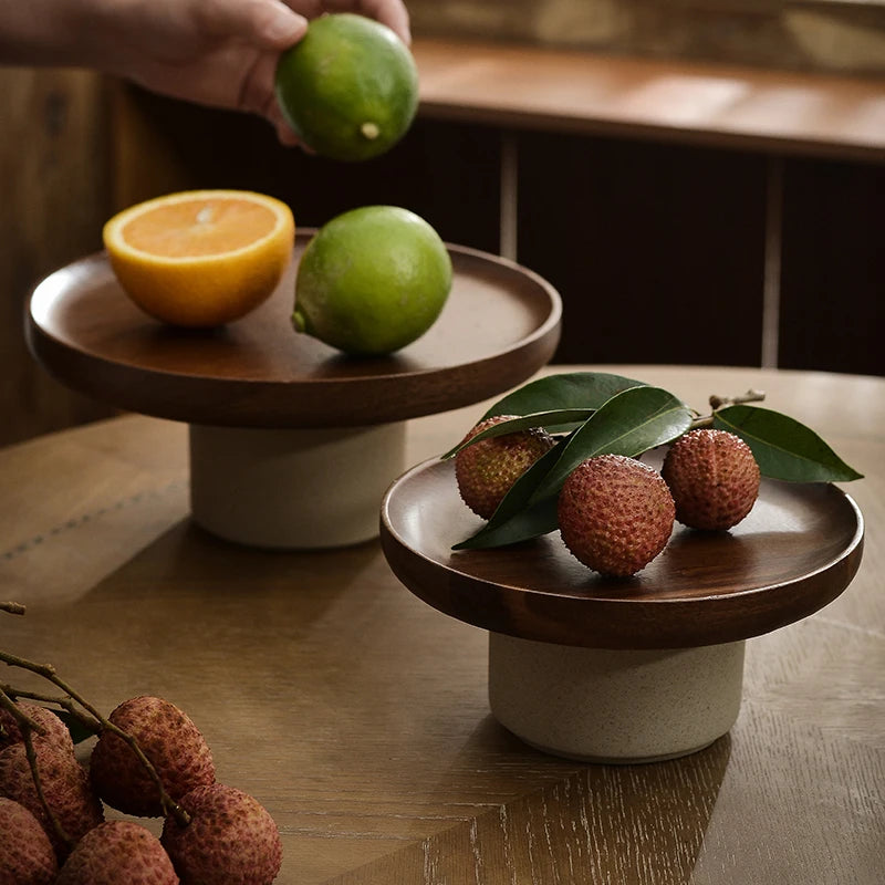 Plateau rond en céramique blanc avec fruits décoratifs