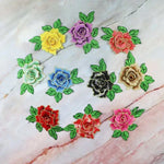 écussons brodés roses feuilles vertes adhésifs couture DIY accessoires création femme variés couleurs