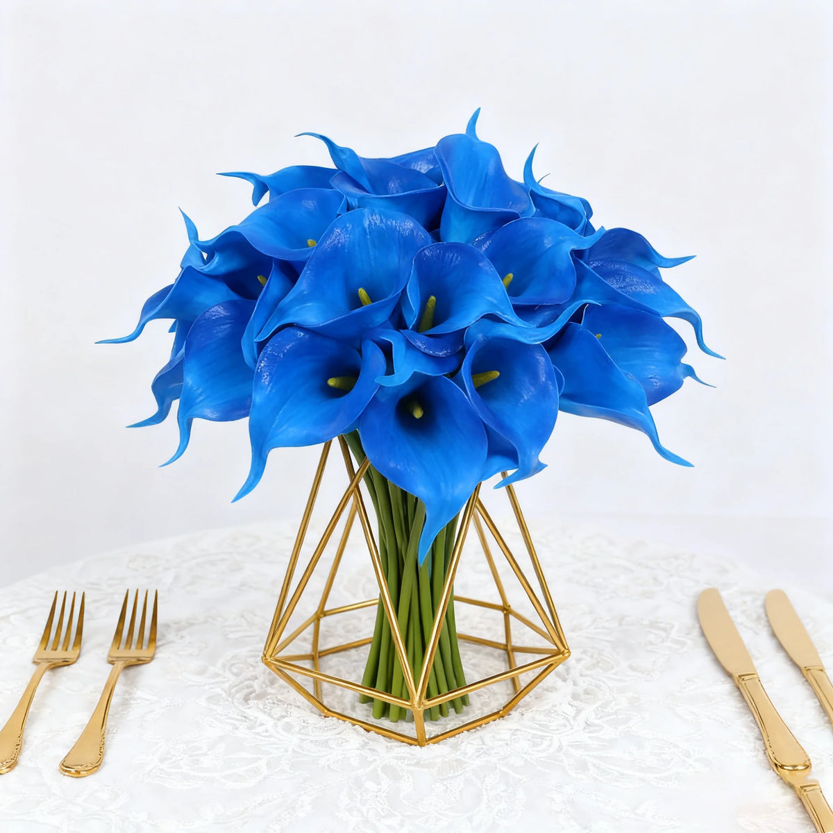 bouquet artificiel violet noir blanc moderne élégant mariage décoration vase calla fleurs blanches