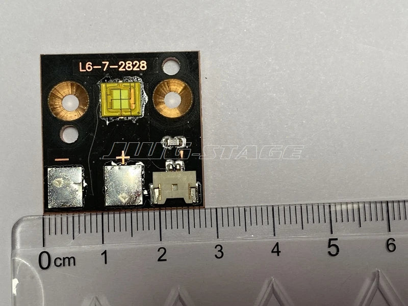 lampe led noir jaune argentée bronze circuit imprimé dissipateur thermique brossé composants électronic translucent