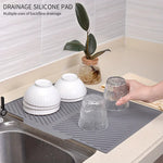 tapis drainage silicone gris moderne rayures horizontales anti dérapant rapide drying mat vaisselle organisateur