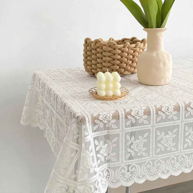 nappe dentelle motif floral table decoration blanc crème rustique vintage mariage fête