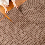 tapis auto adhésifs gris foncé rayures verticales moderne 30x30cm amovibles sol