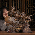 ornements sculptés chevaux résine artisanal chinois couleurs dorées rouges noires modernes