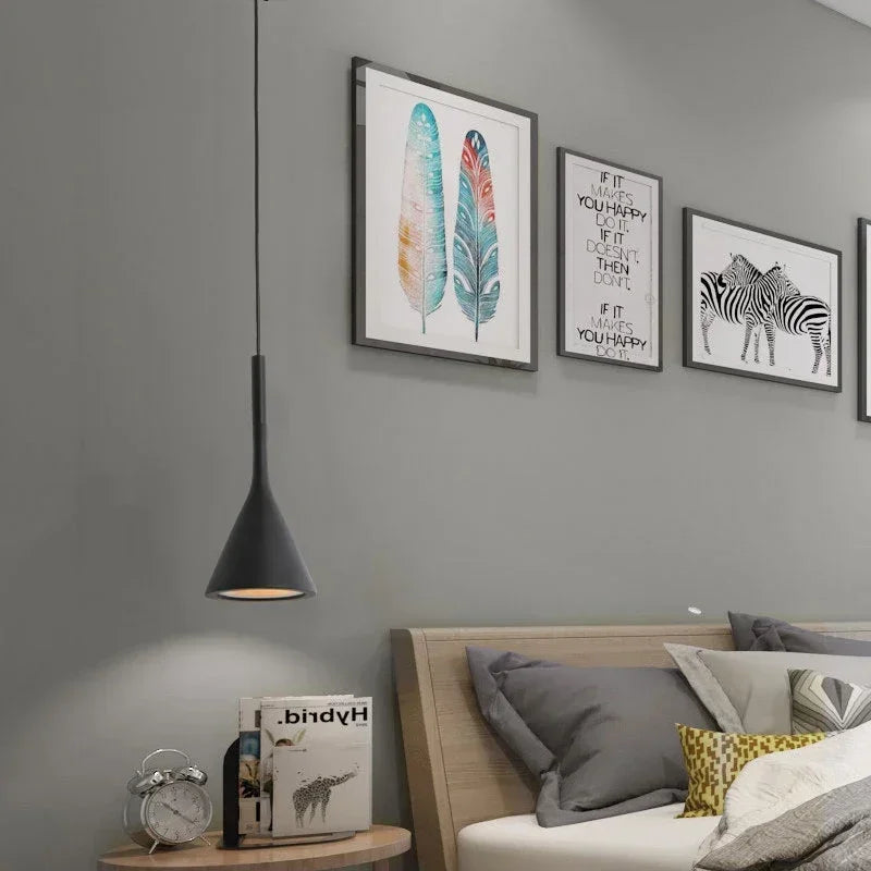 lampes suspendues modernes noir bronze gris clair abat jour conique living bedroom dining room
