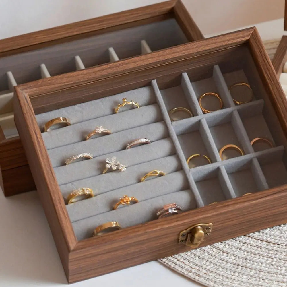 boîte rangement bijoux velours bois élégante or blanc diamants classique opaquet