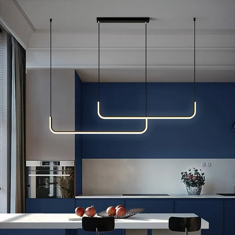 Installation du lustre suspendu avec pendentif en cordon