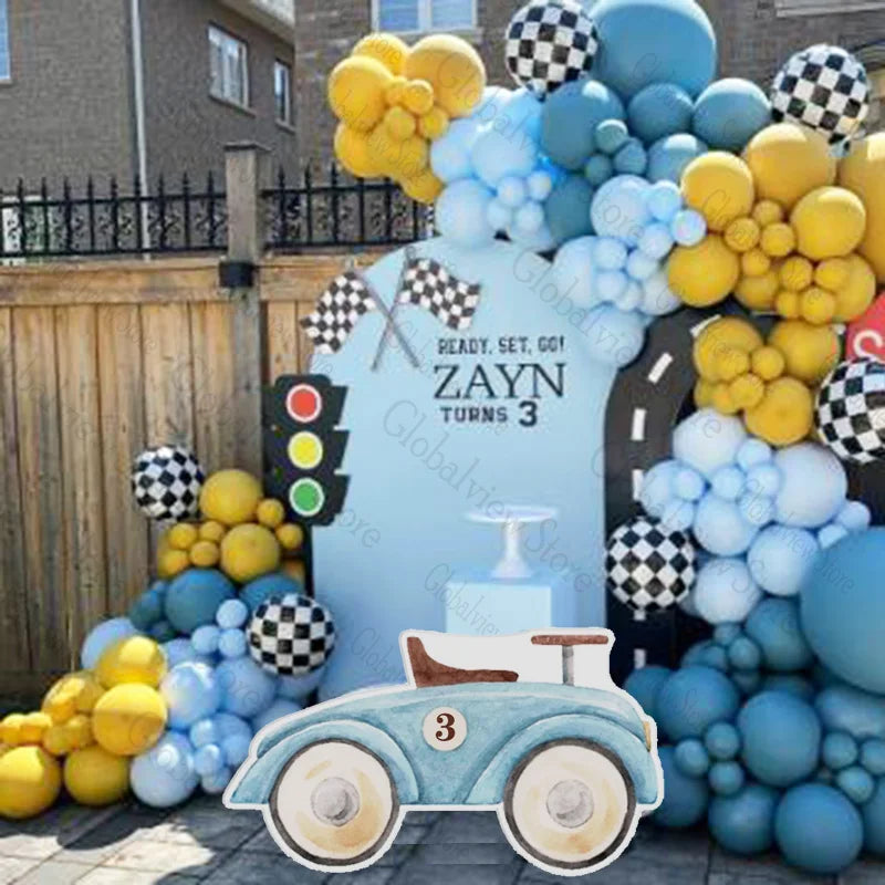 Découpes de voitures de course en panneau de mousse pour fête d'enfant