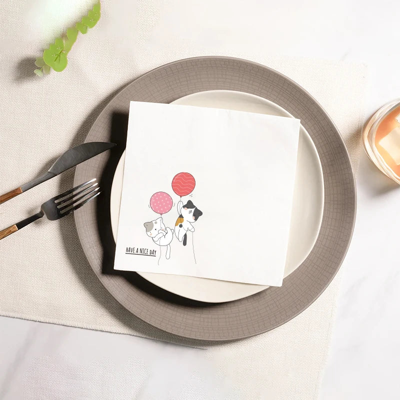 serviettes jetables blanc motif floral calligraphie dorée élégantes mariage anniversaire fêtes variées