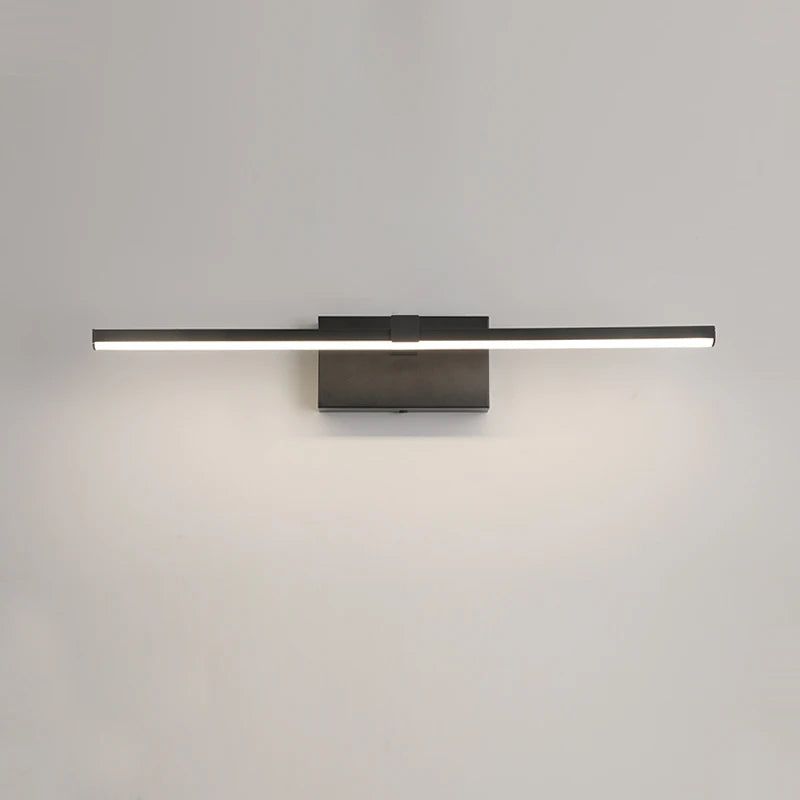 Installation de l'applique murale LED dans une salle de bain contemporaine