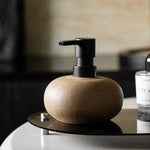 distributeur savon liquide céramique texture granulée moderne minimaliste beige noir