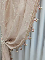 rideau rose pâle classique motif feuilles dorés salon chambre fenêtre maison moderne