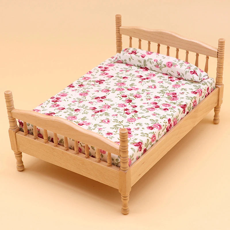 lit miniature classique bois marron clair matelas tête lit tissu uni blanc chambre poupée