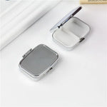 boîte rangement outils portable argenté blanc moderne compact empilable respectueux environnement deux sections compartments