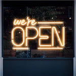 enseigne néon lumineuse WE ARE Open rose jaune bleu blanc moderne chaîne suspension câble
