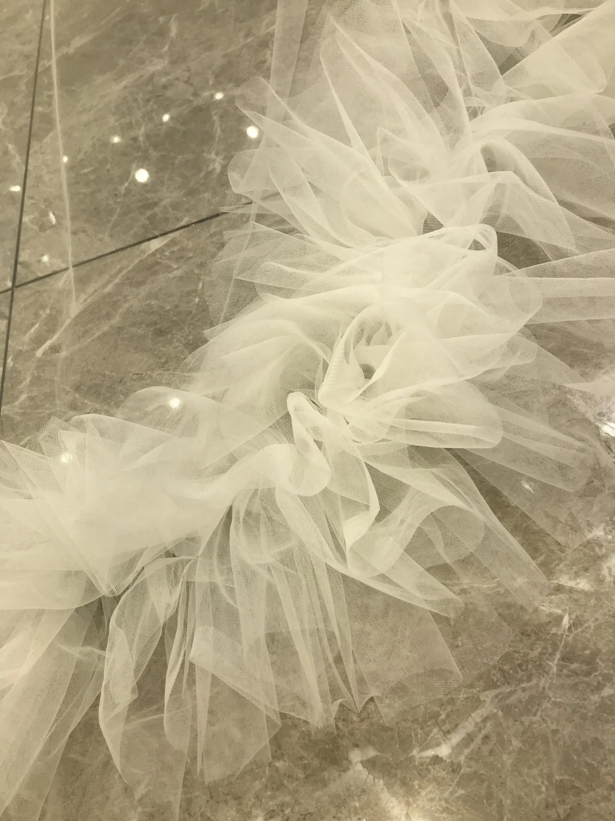 voile mariée tulle plissé blanc robe bohème romantique élégante invisible future mariée