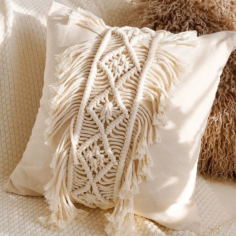 housse coussin décorative motif floral beige marron texture douce canapé lit salon moderne élégant