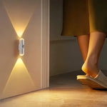 lampe murale led moderne minimaliste blanc bois naturel noir aimantée câbles usb rechargeable