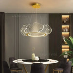 suspension lumineuse contemporaine filigrane floral blanc doré élégante intérieur lumière blancheversible